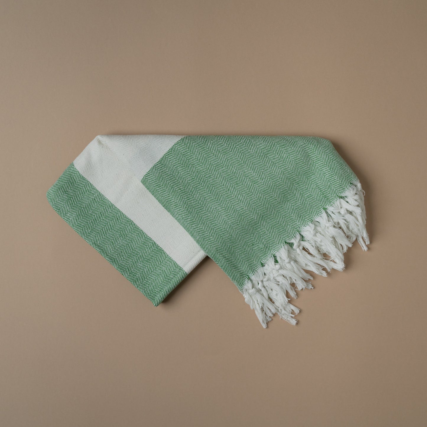 Eco-Friendly Organic Bath Towel with Plant-Based Dyes • Tulasi green •