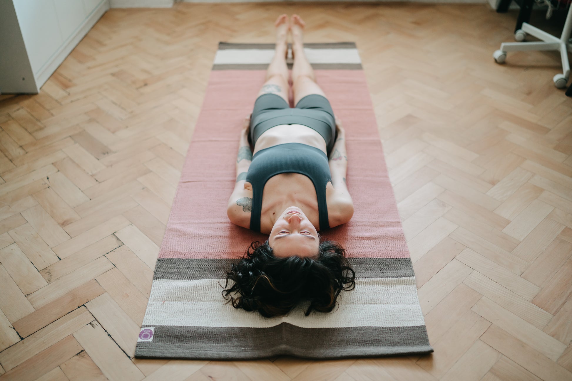 Organic Mysore yoga rug • Vemgadam grey › Herbal & Ayurvedic dyed