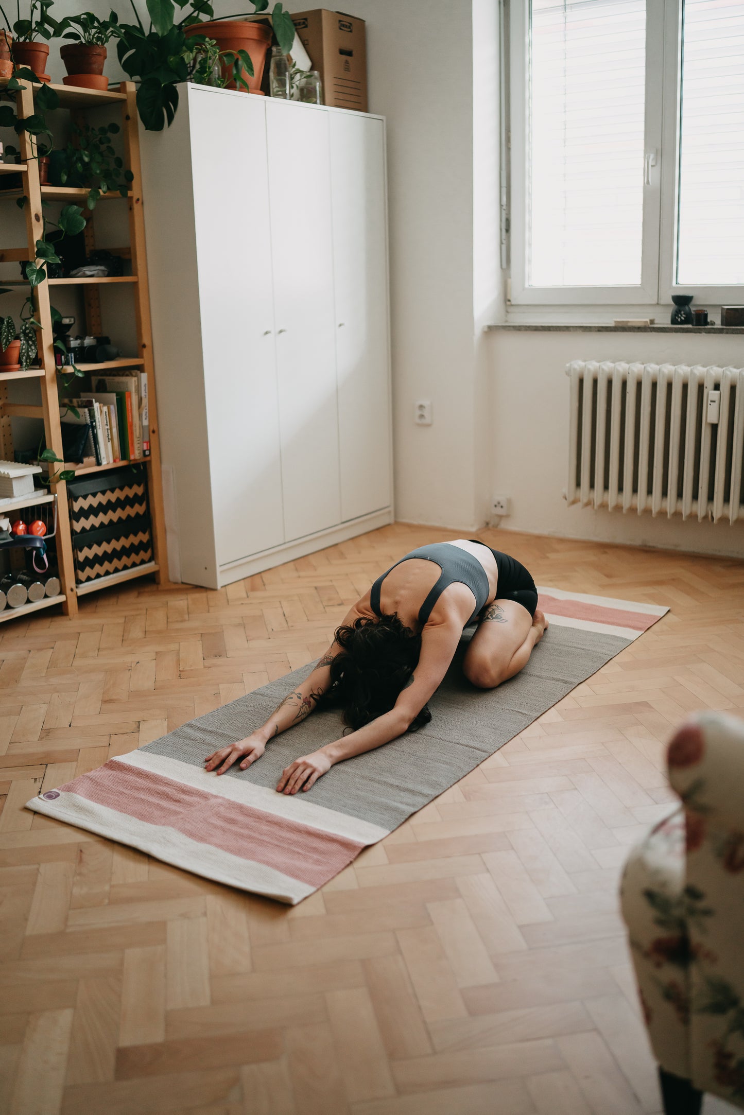Vemgadam Grey combo - organic yoga rug + herbal yoga towel